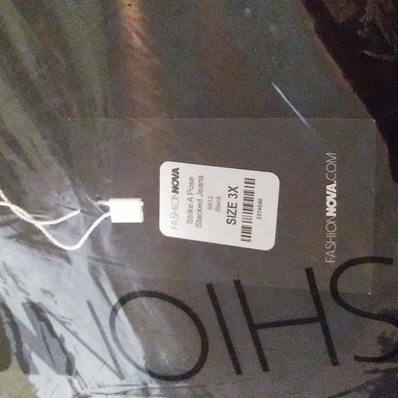 Fashion Nova "Strike A Pose" Stacked Jeans (3X) - Picture 3 of 16